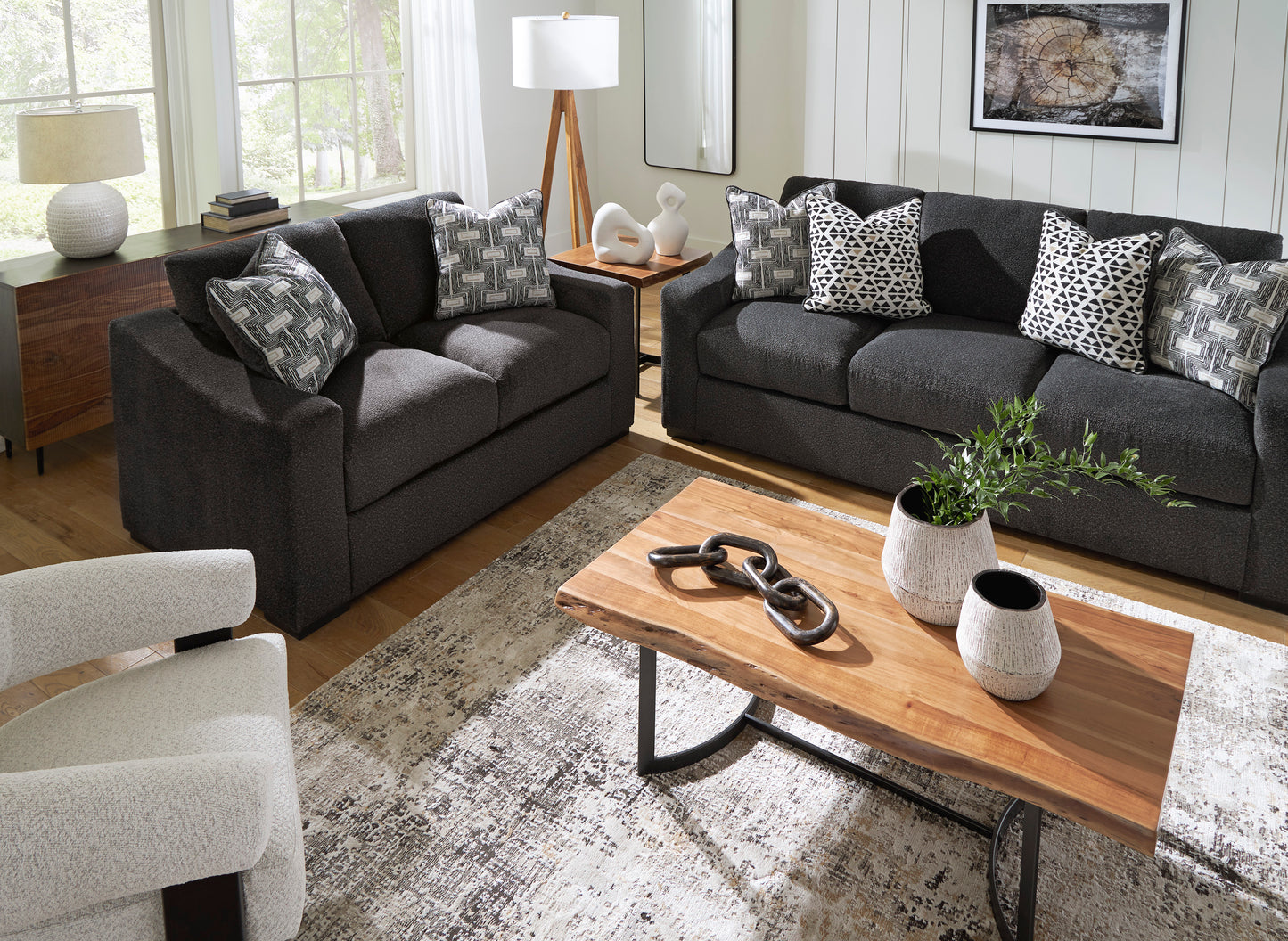 Wryenlynn Sofa & Loveseat